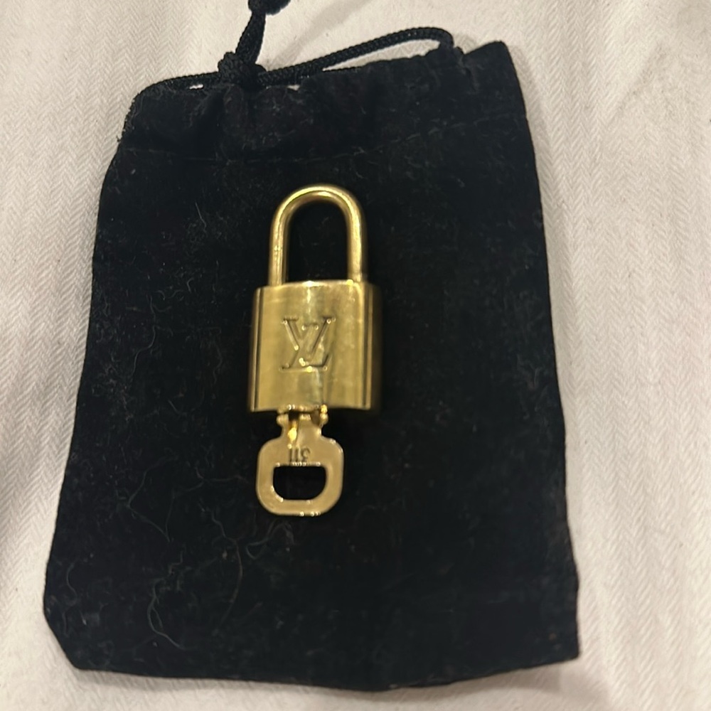 LV lock